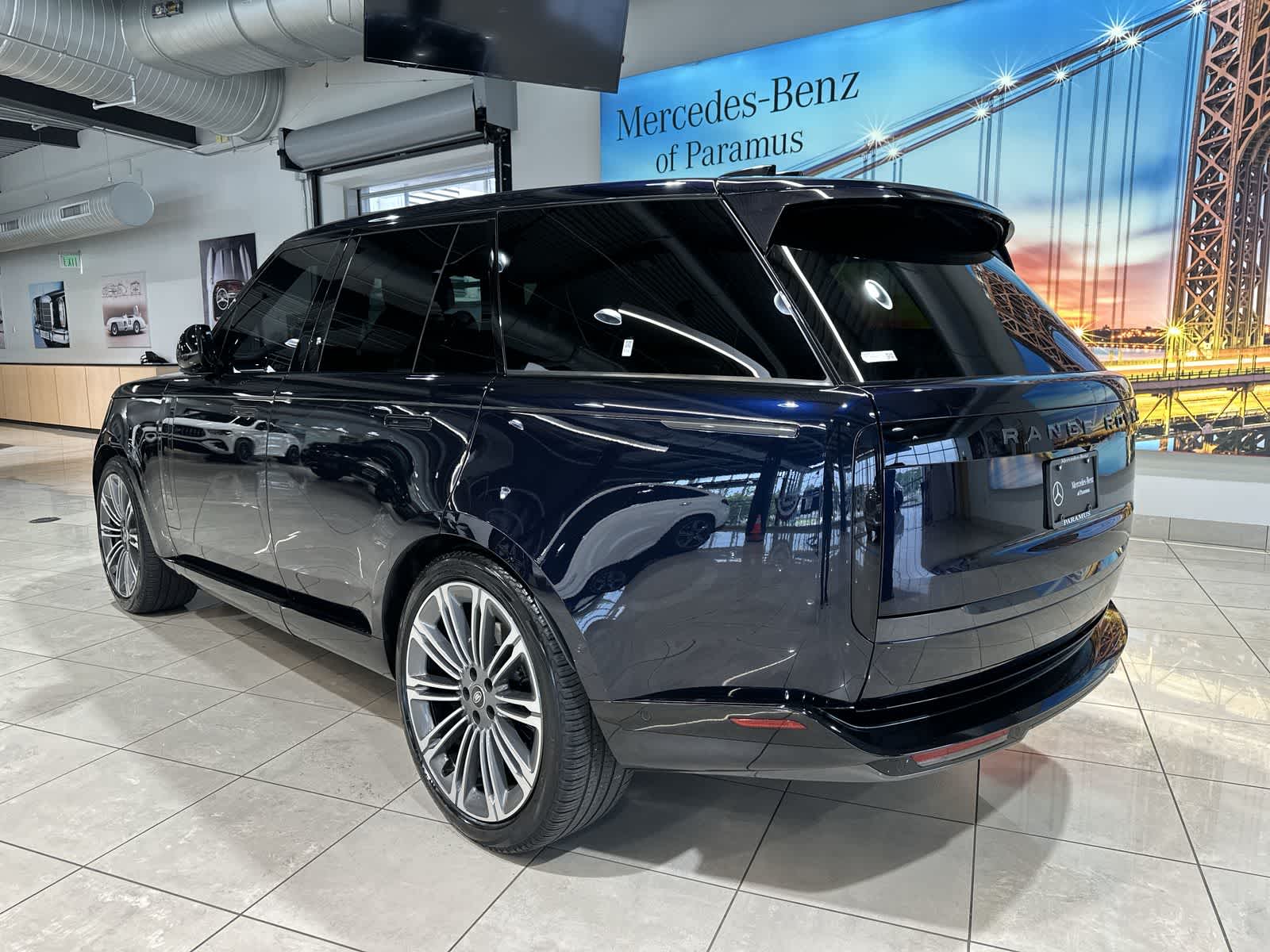 Thumbnail: 2024 Land Rover Range Rover - 15