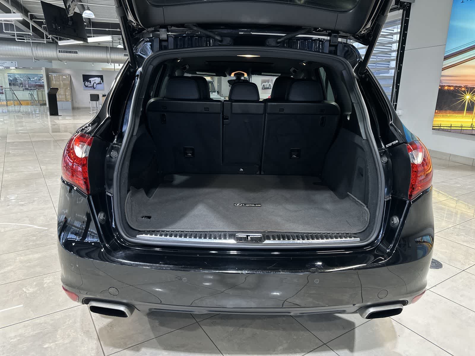 Thumbnail: 2014 Porsche Cayenne - 31