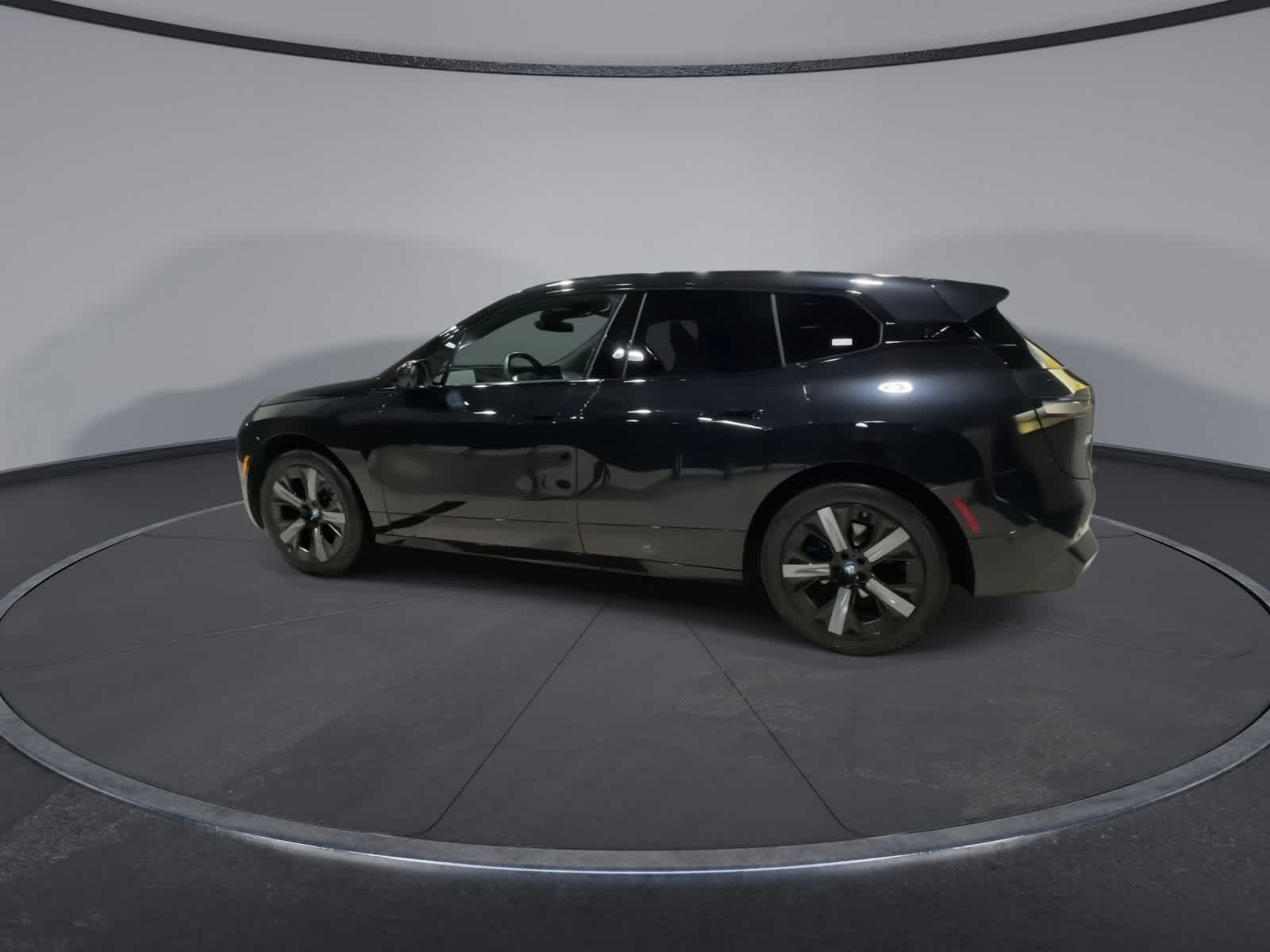 Thumbnail: 2023 BMW iX - 8