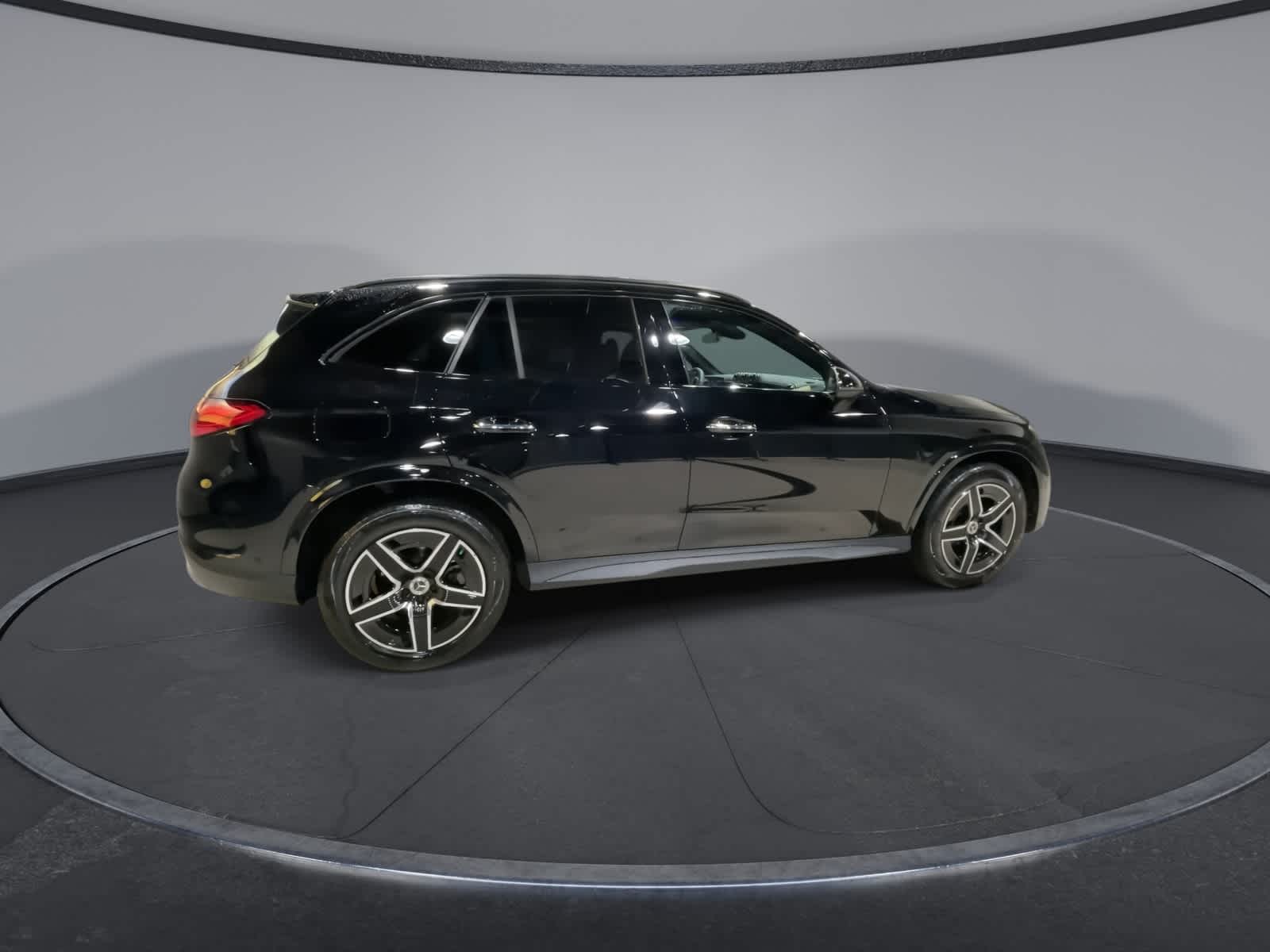 Thumbnail: 2025 Mercedes-Benz GLC - 12