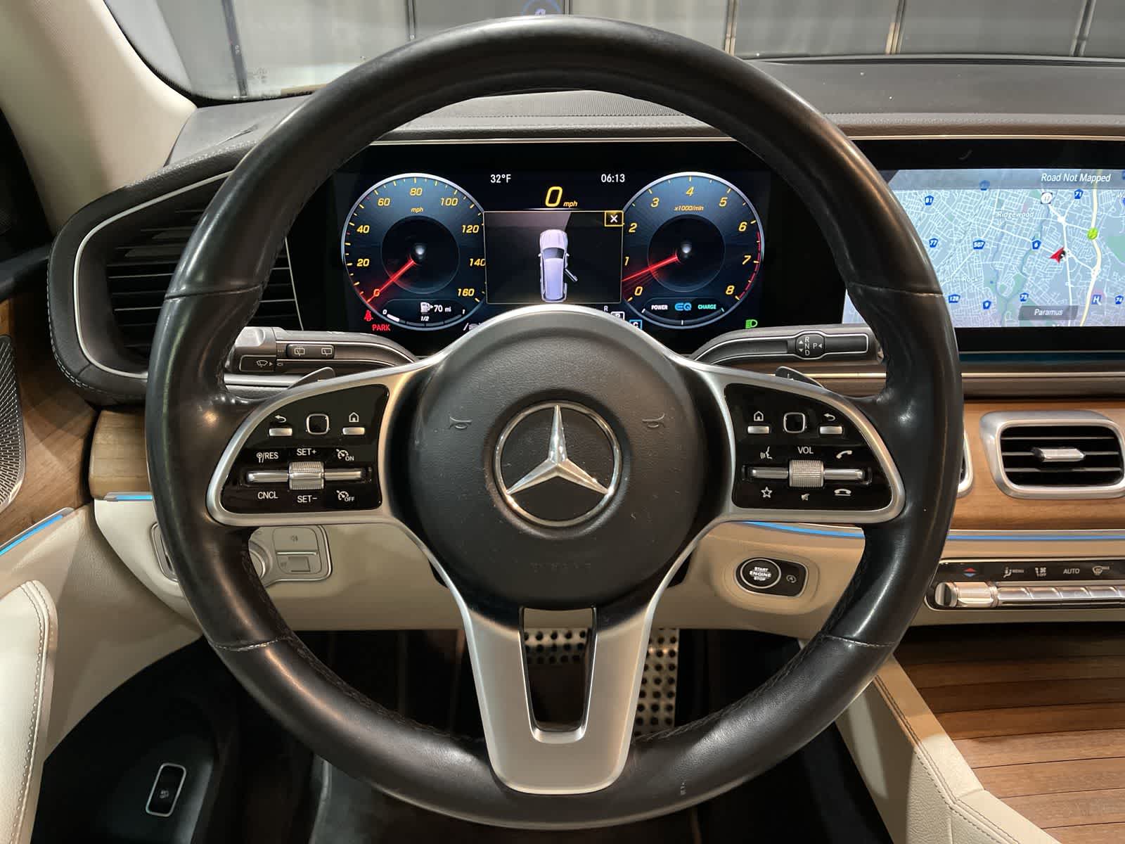 Thumbnail: 2022 Mercedes-Benz GLS - 27