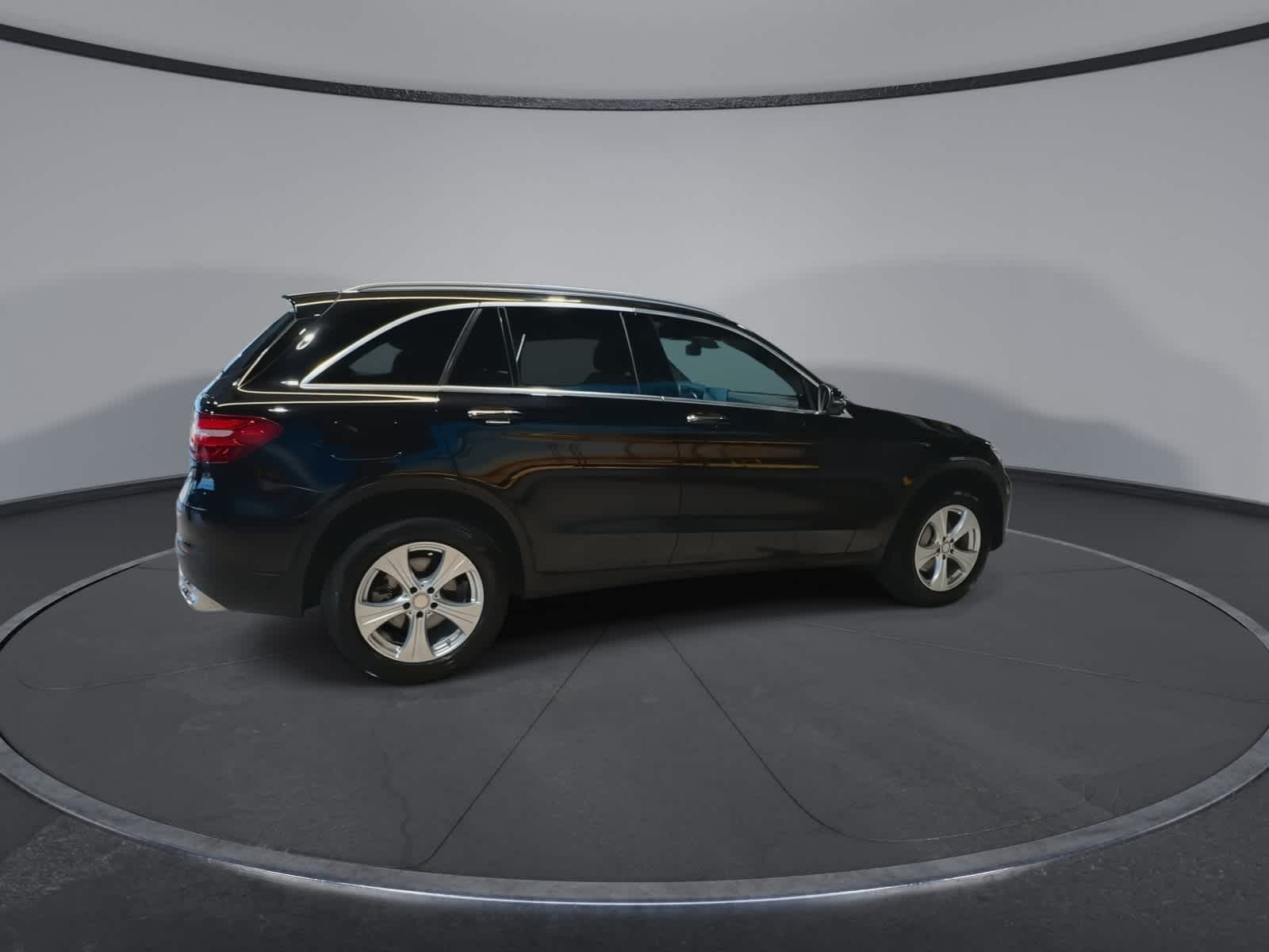 Thumbnail: 2017 Mercedes-Benz GLC - 12