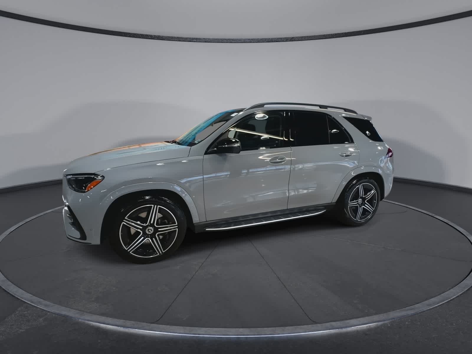 Thumbnail: 2026 Mercedes-Benz GLE - 6