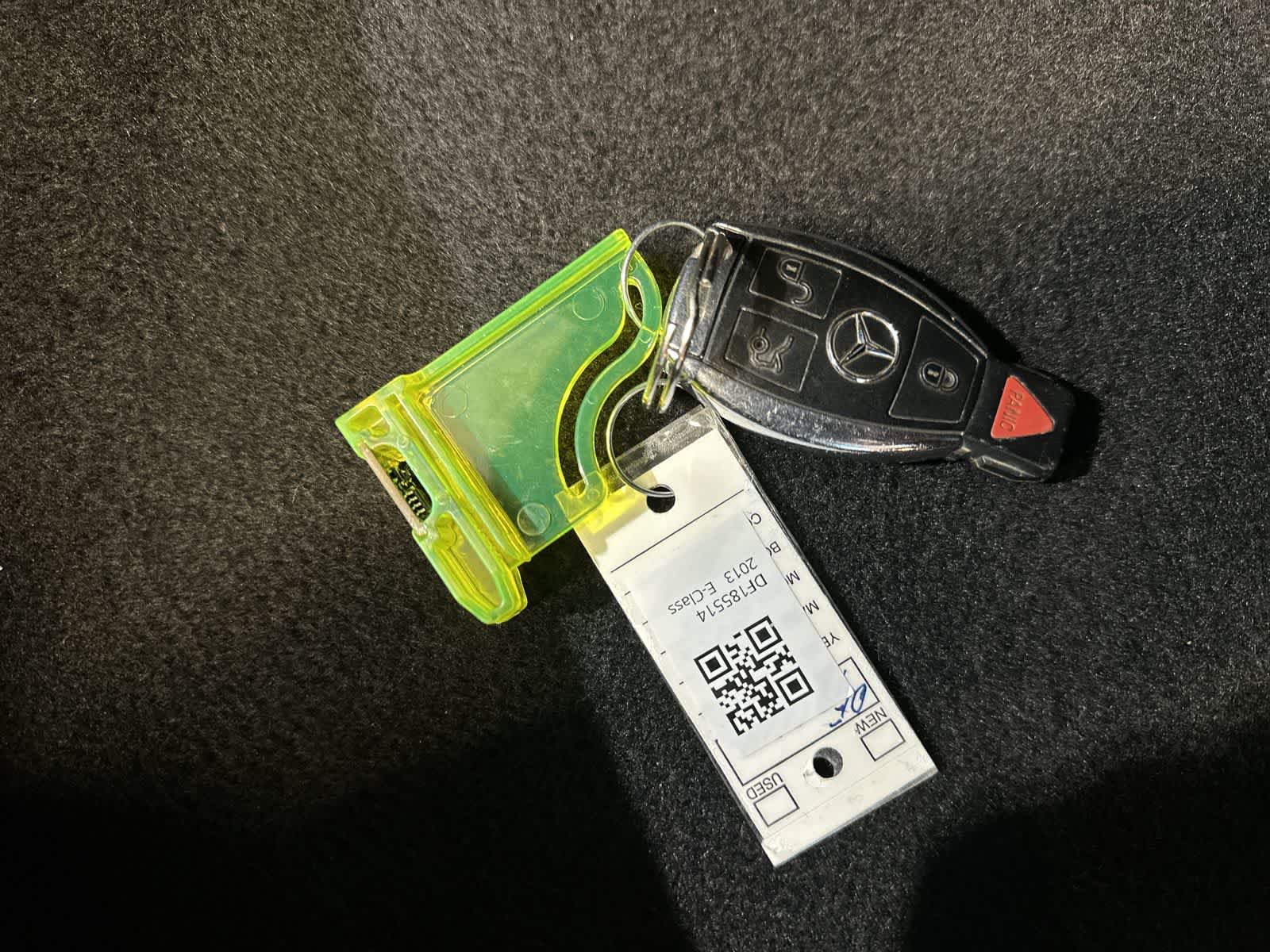 Thumbnail: 2013 Mercedes-Benz E-Class - 32