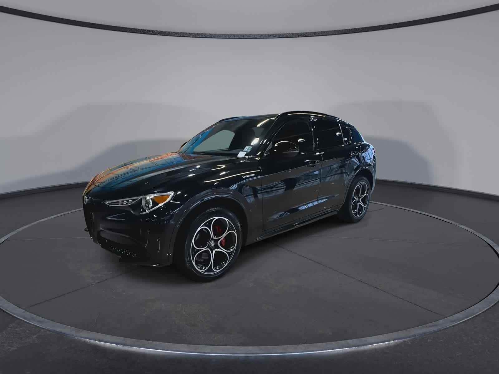 Thumbnail: 2022 Alfa Romeo Stelvio - 5