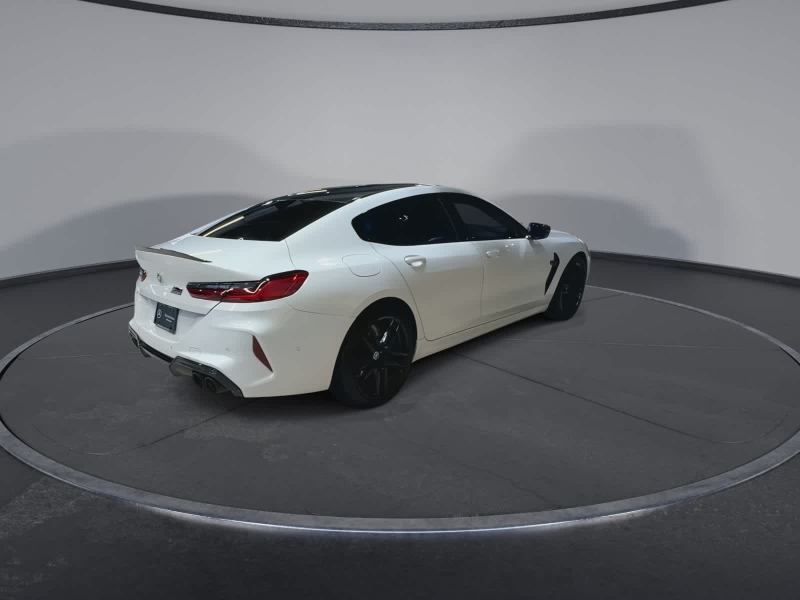 Thumbnail: 2020 BMW M8 - 11