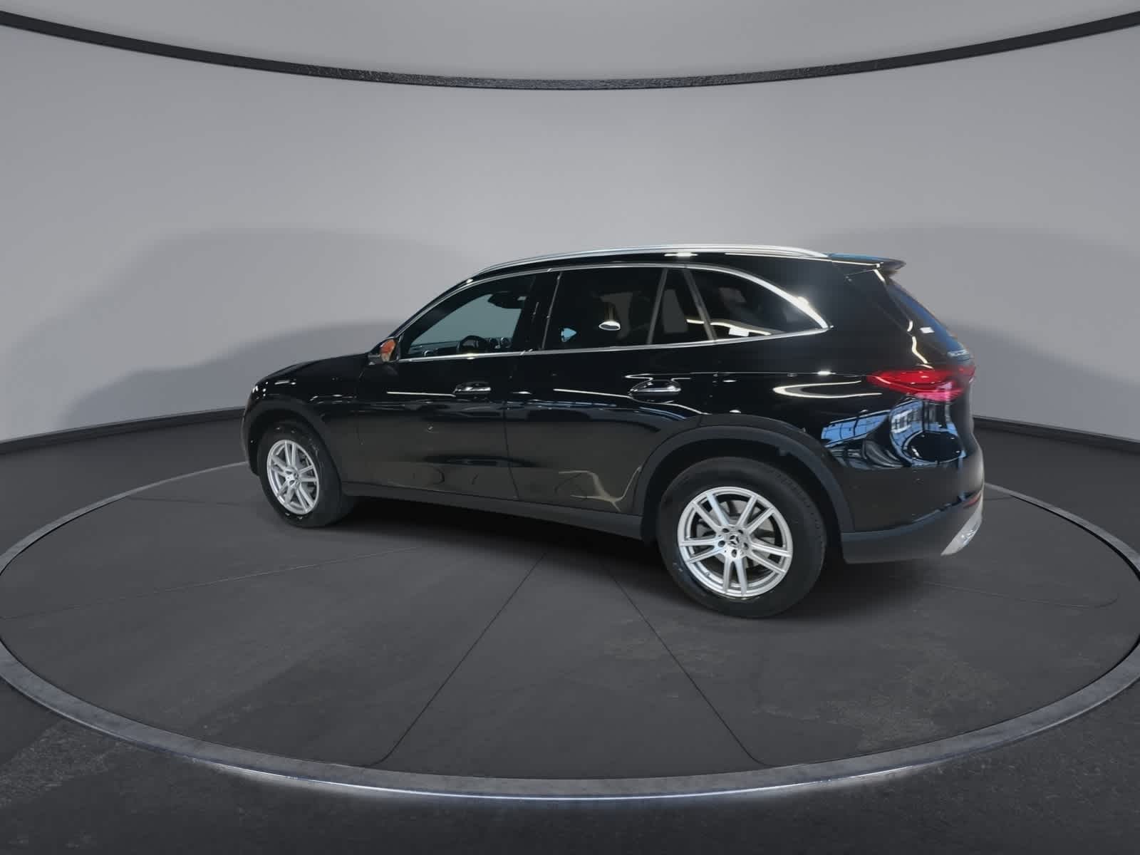 Thumbnail: 2023 Mercedes-Benz GLC - 8