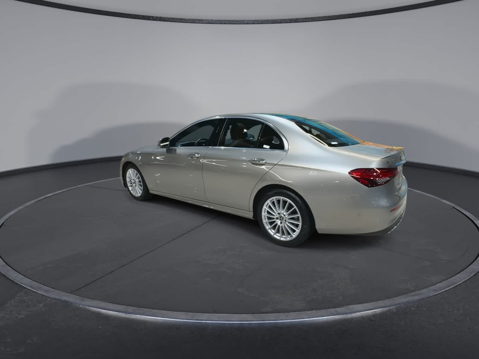 Thumbnail: 2022 Mercedes-Benz E-Class - 8