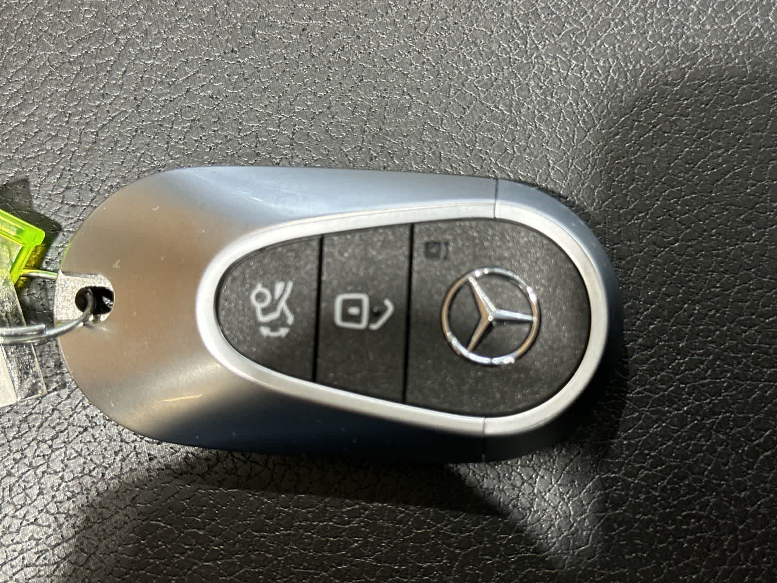 Thumbnail: 2025 Mercedes-Benz E-Class - 32