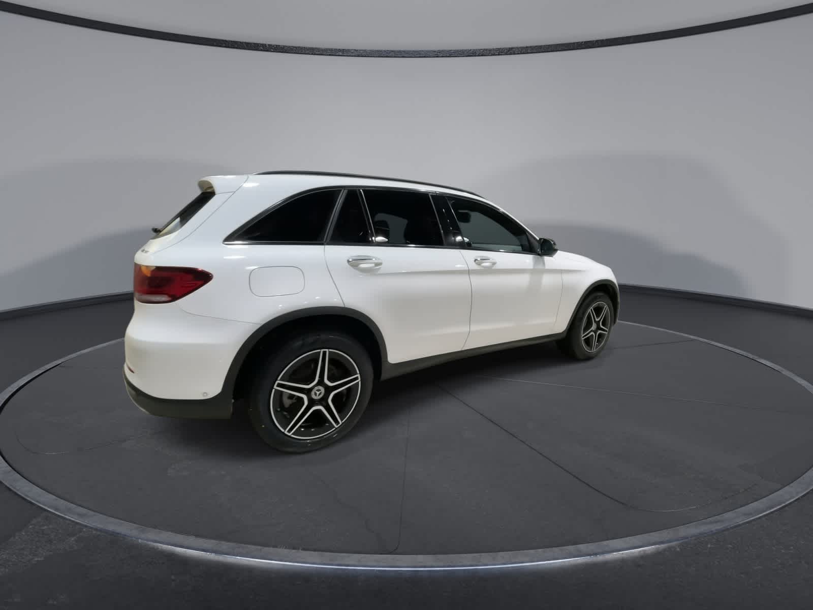 Thumbnail: 2022 Mercedes-Benz GLC - 12
