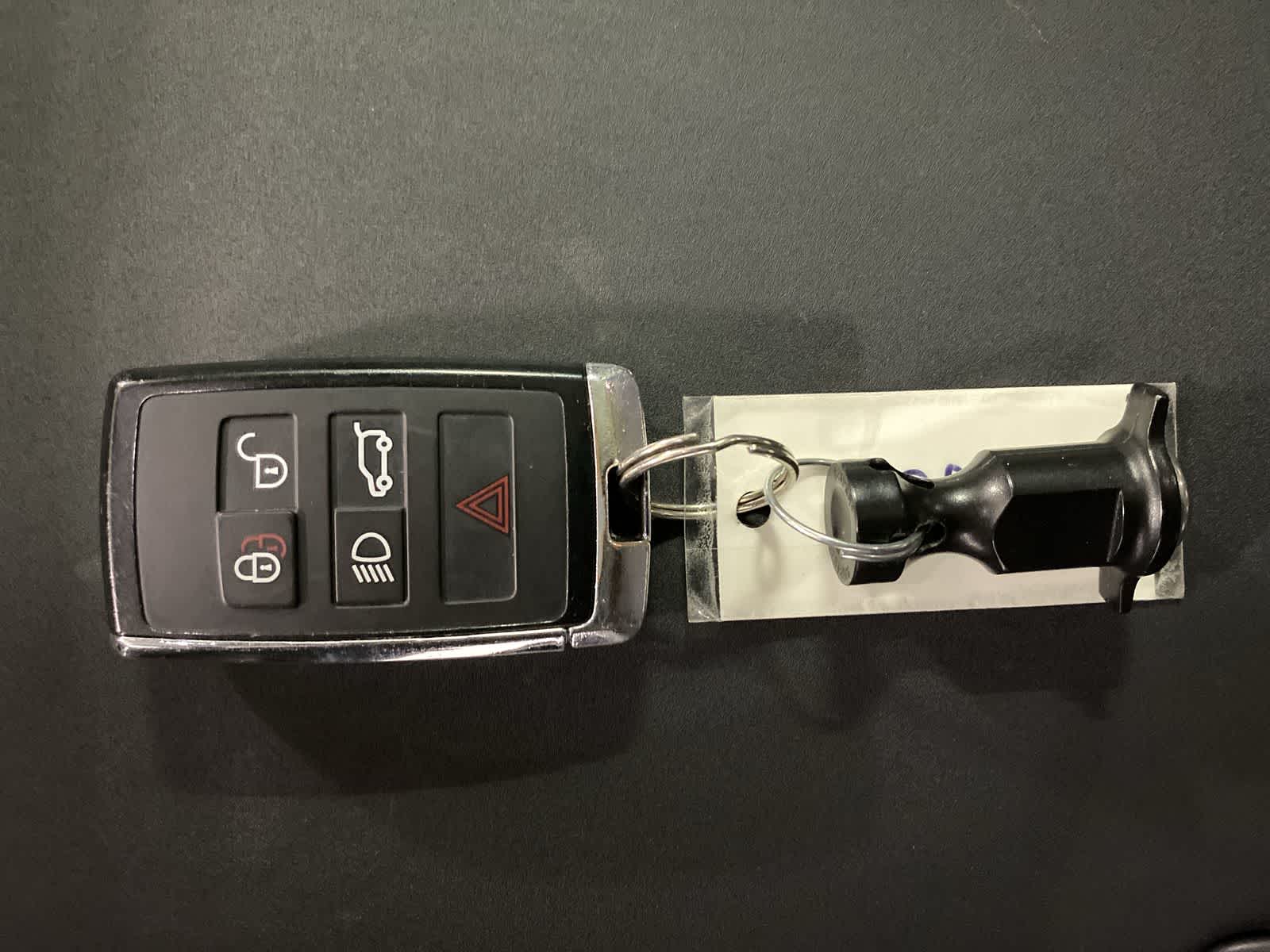 Thumbnail: 2020 Land Rover Defender - 32