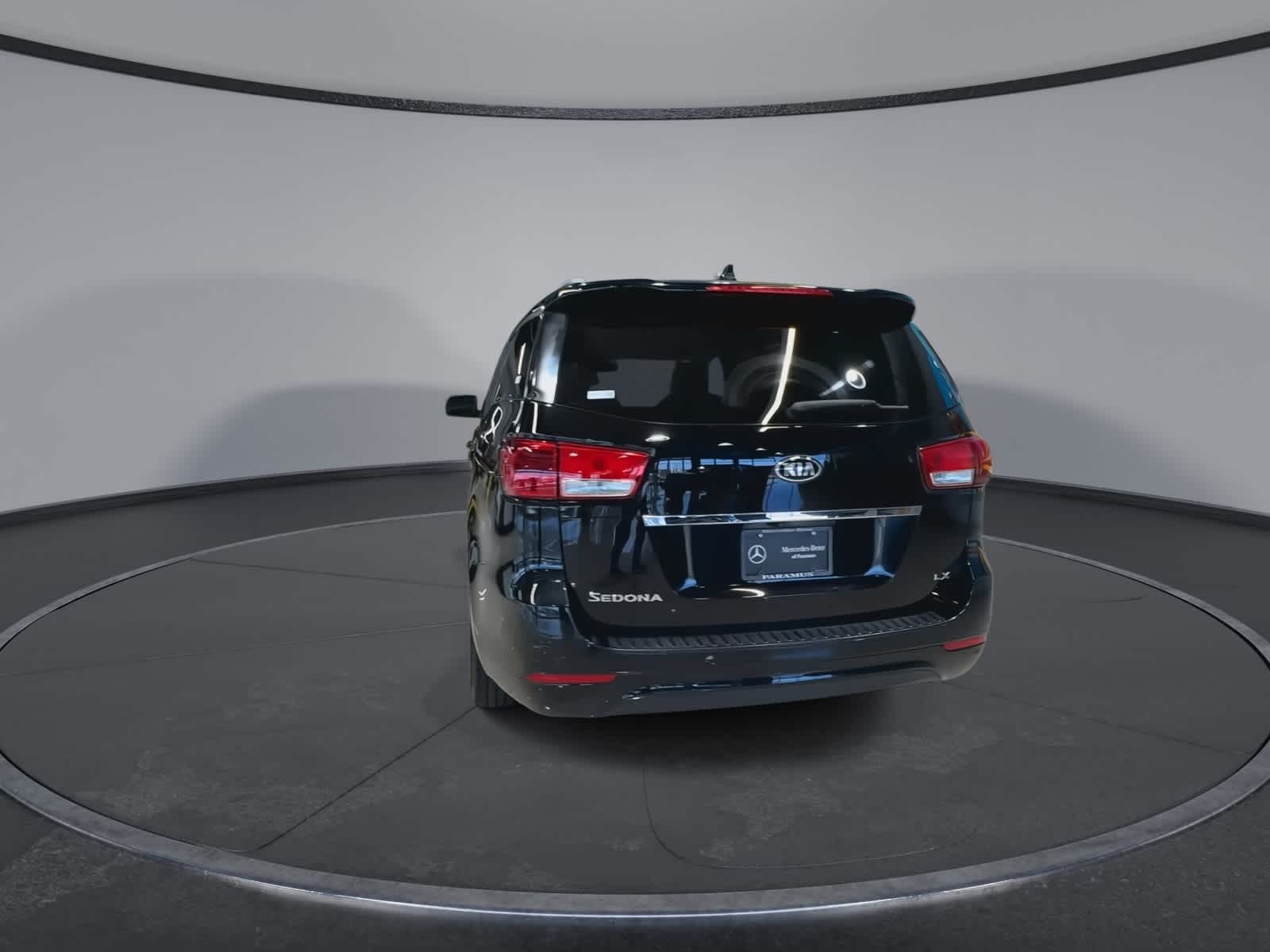 Thumbnail: 2015 Kia Sedona - 9