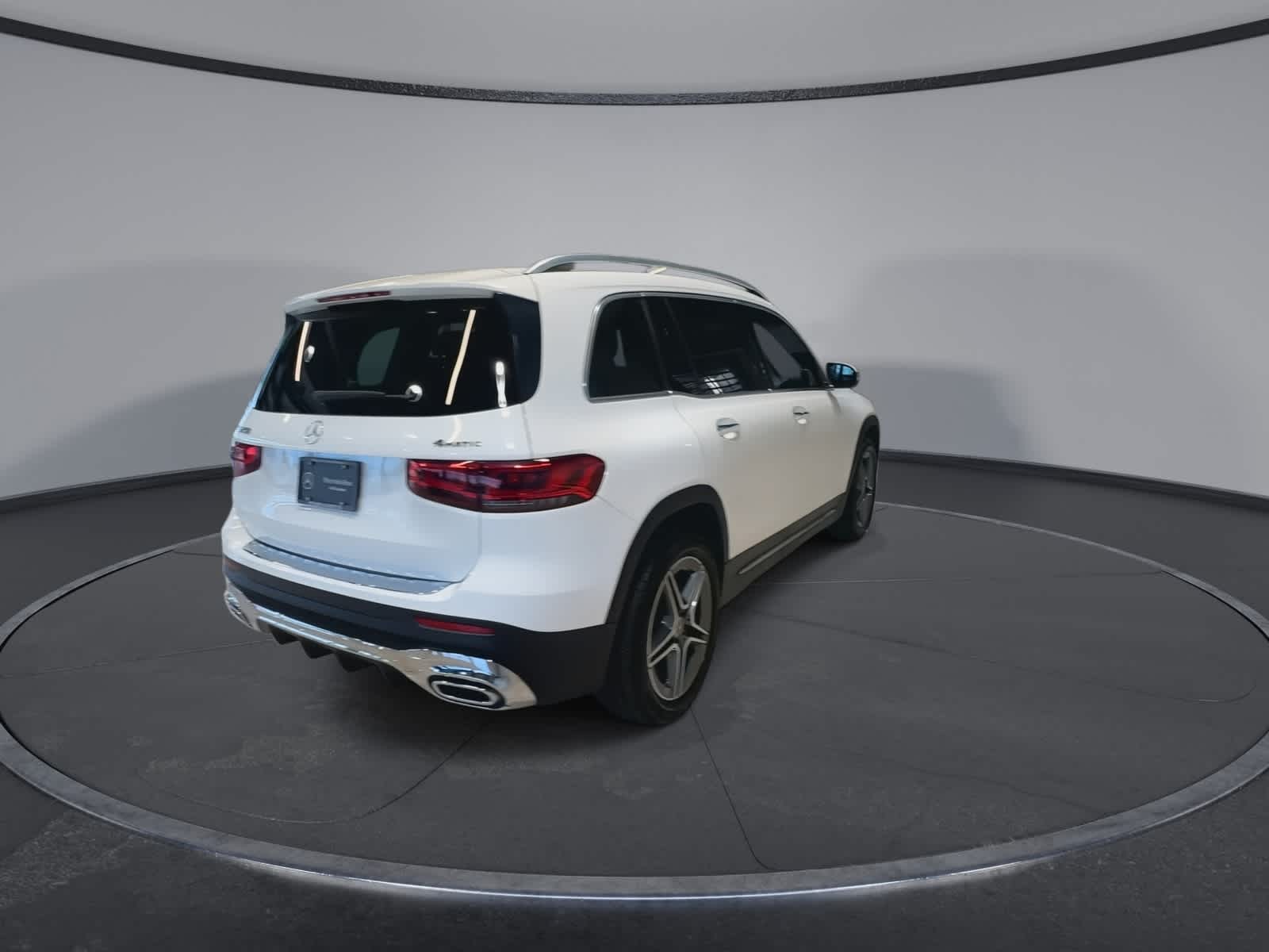 Thumbnail: 2022 Mercedes-Benz GLB - 11