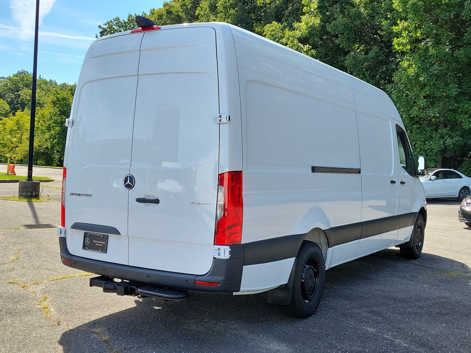 Thumbnail: 2025 Mercedes-Benz Sprinter - 3