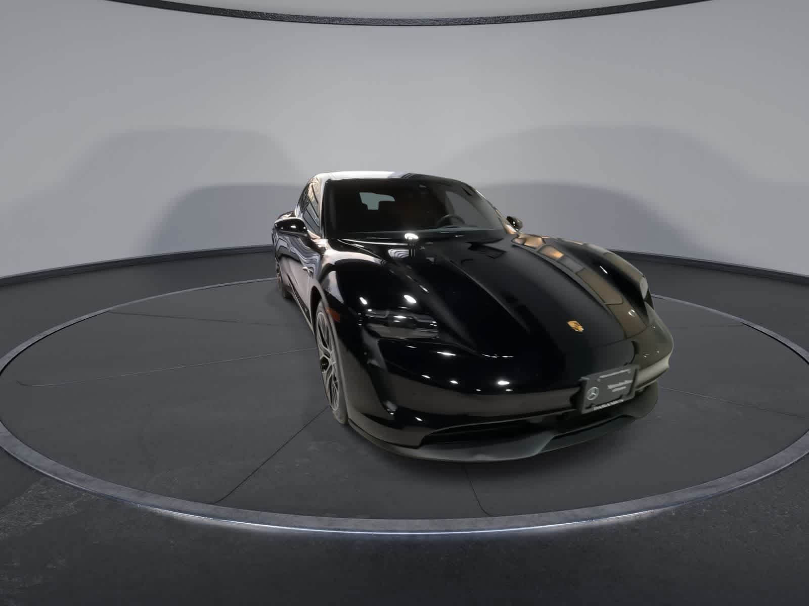 Thumbnail: 2021 Porsche Taycan - 3