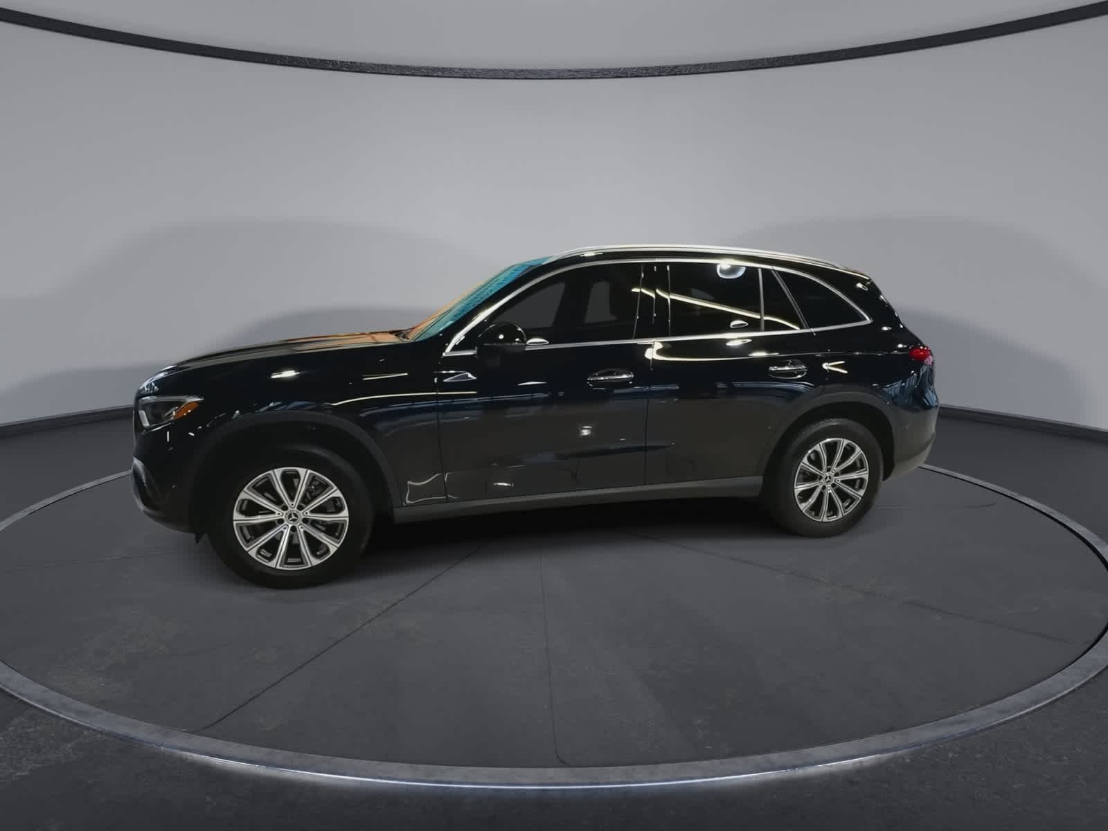 Thumbnail: 2023 Mercedes-Benz GLC - 6