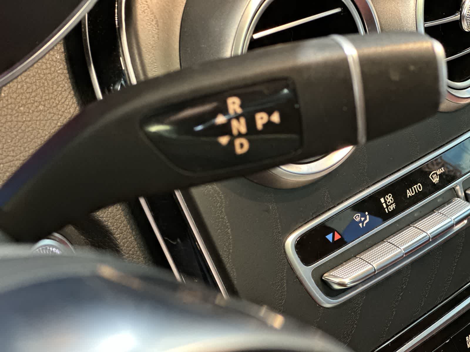 Thumbnail: 2022 Mercedes-Benz GLC - 29