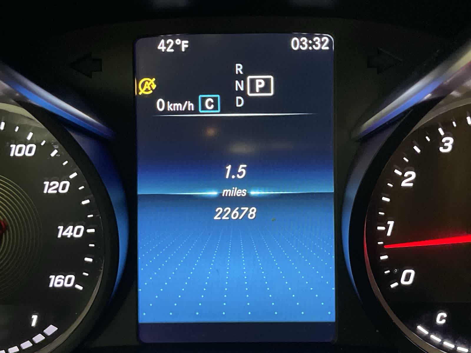 Thumbnail: 2022 Mercedes-Benz GLC - 30