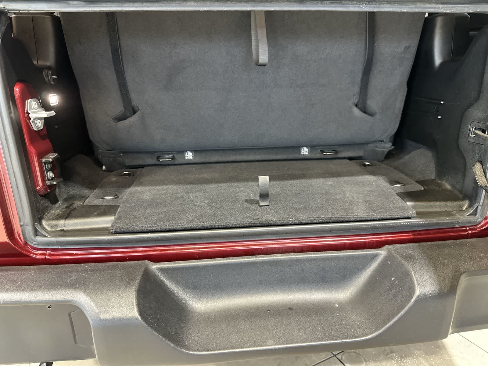 Thumbnail: 2021 Jeep Wrangler - 31