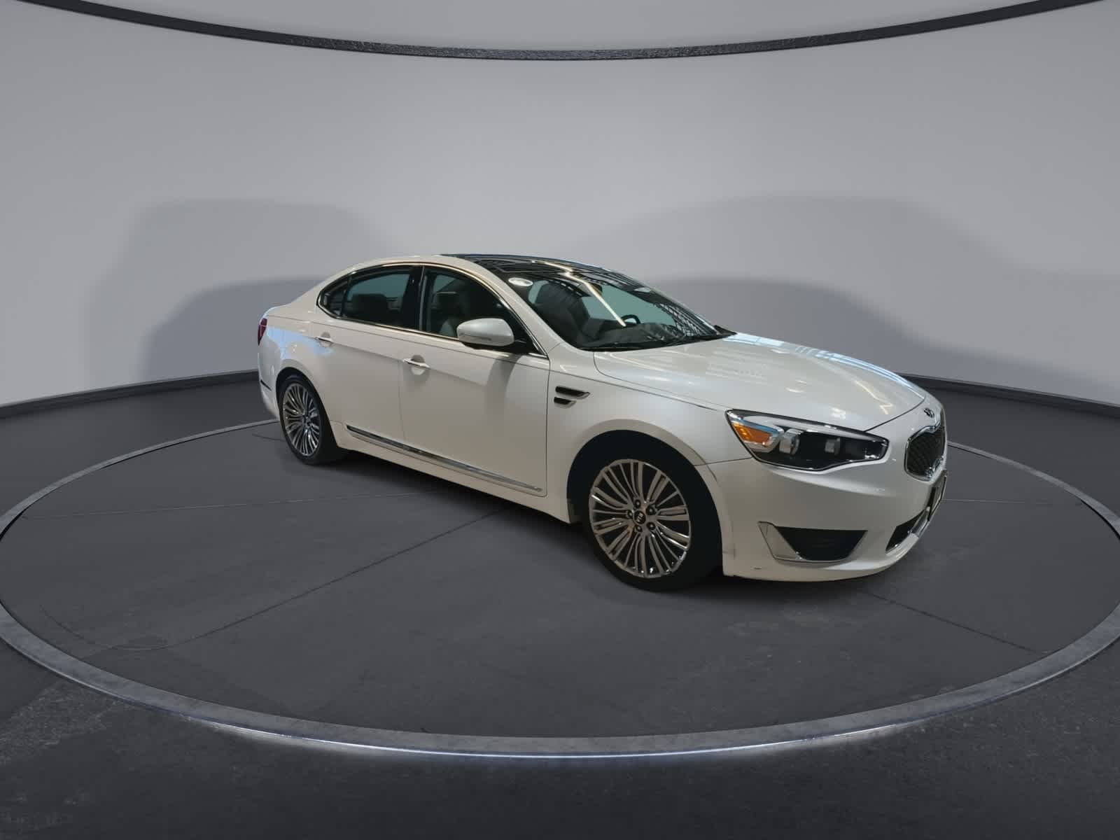 Used 2016 Kia Cadenza Limited with VIN KNALN4D71G5207147 for sale in Paramus, NJ