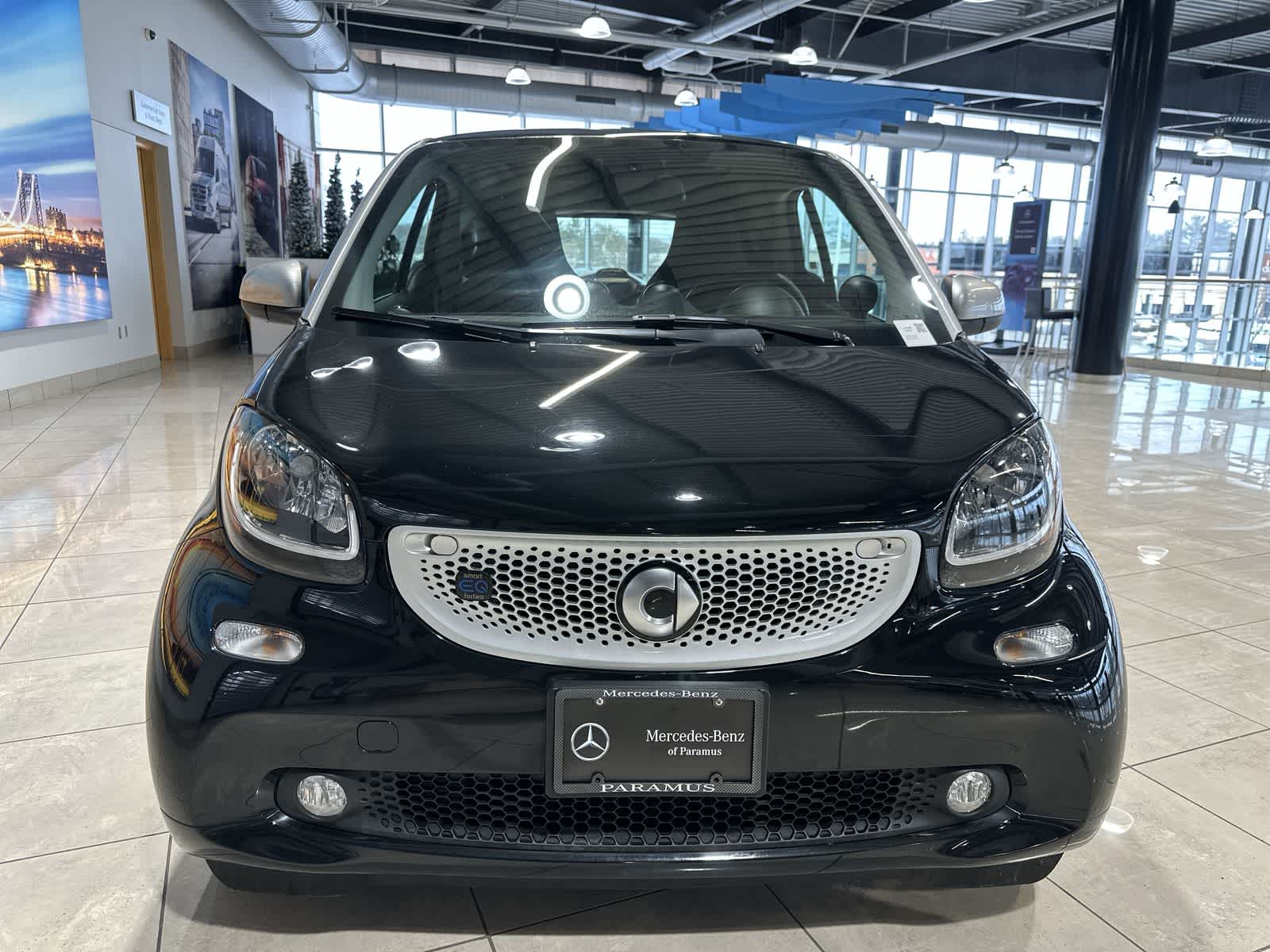 Thumbnail: 2018 smart fortwo - 18
