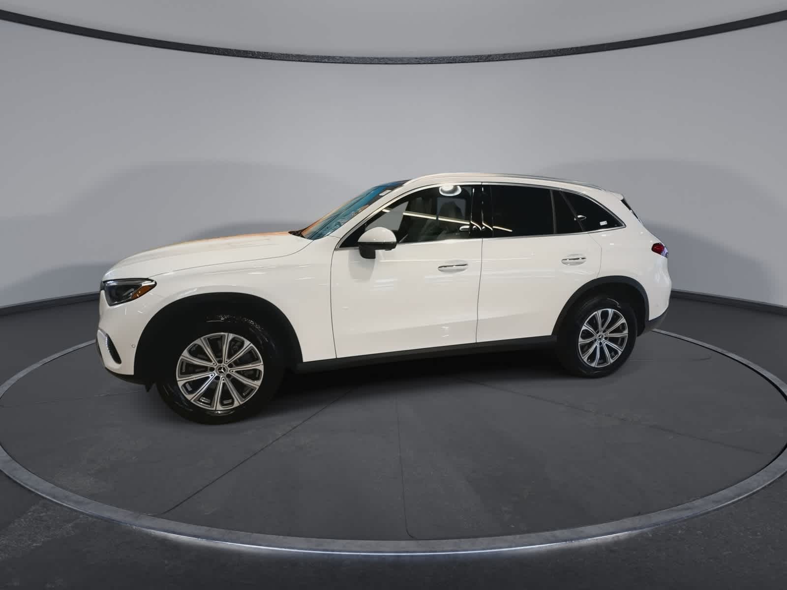 Thumbnail: 2026 Mercedes-Benz GLC - 6