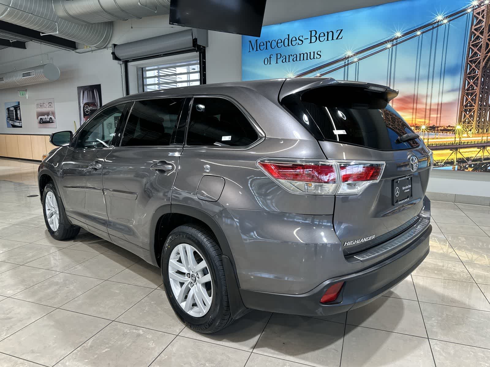 Thumbnail: 2016 Toyota Highlander - 16