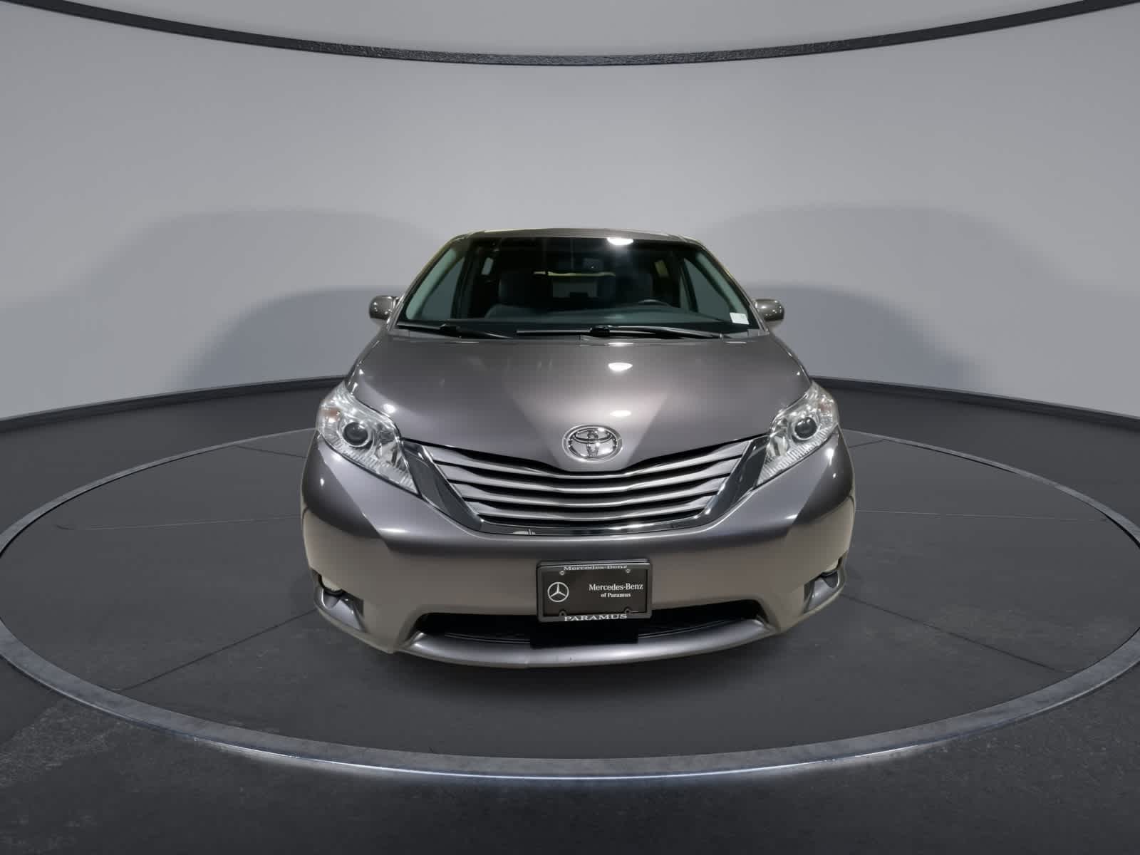 2016 Toyota Sienna XLE photo 4