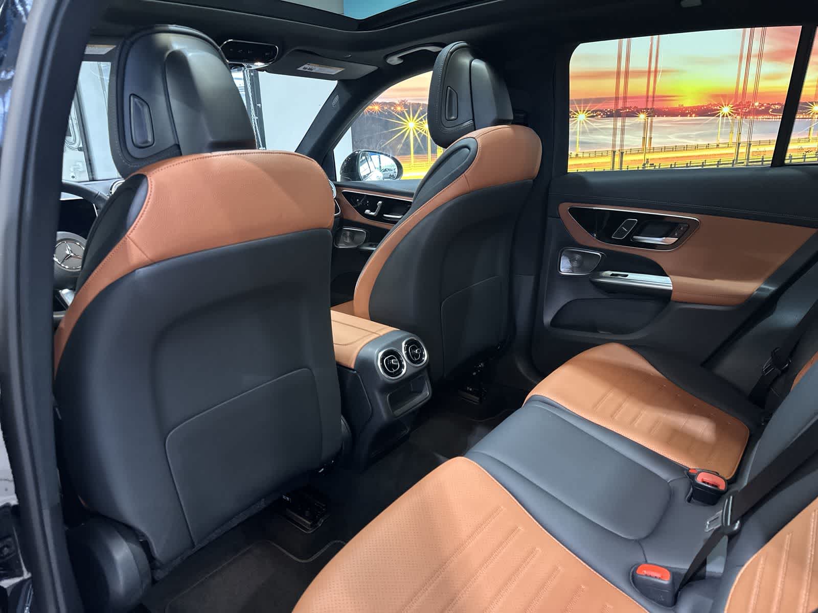 Thumbnail: 2026 Mercedes-Benz GLC - 24