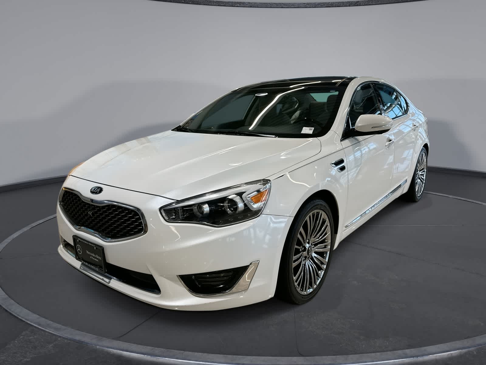 2016 Kia Cadenza Limited -
                  Paramus, NJ