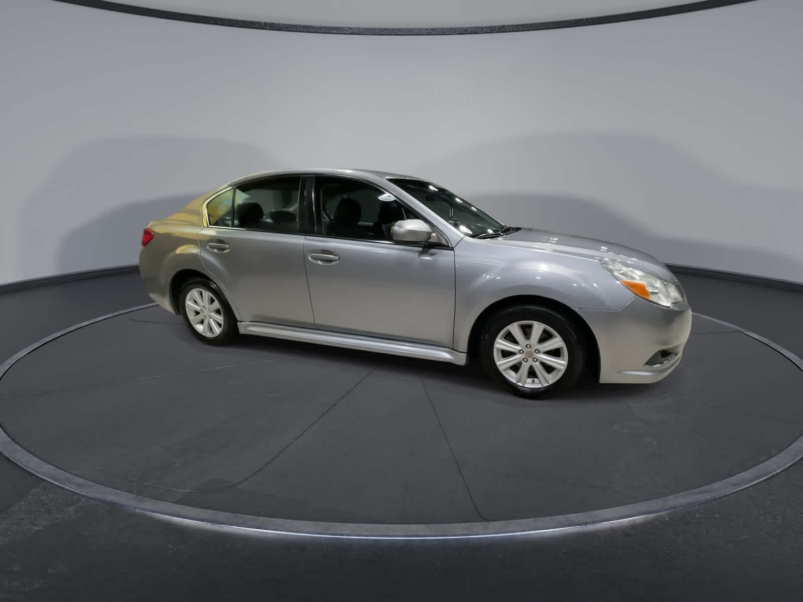 2010 Subaru Legacy 2.5i Premium photo 2