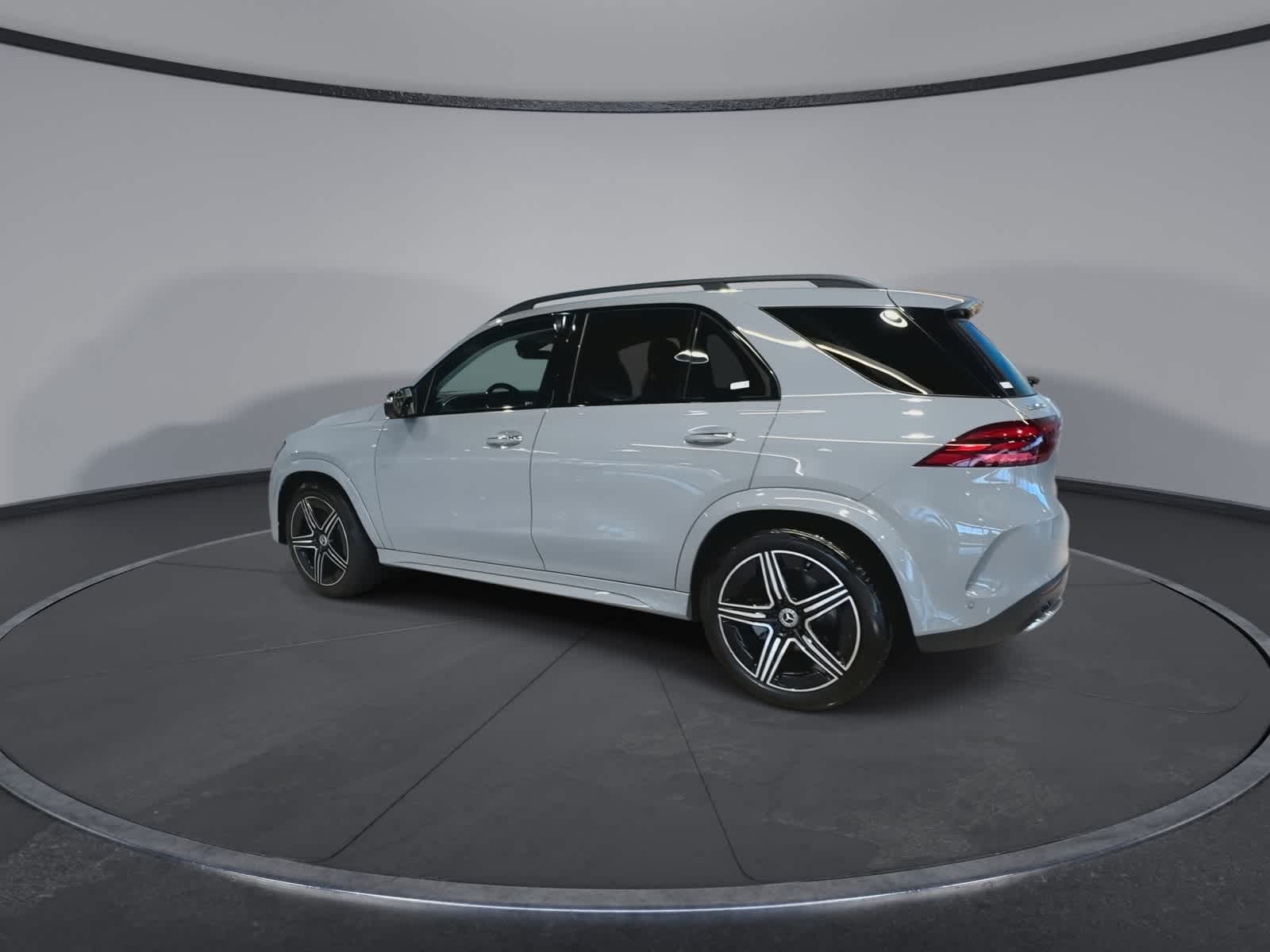 Thumbnail: 2024 Mercedes-Benz GLE - 8