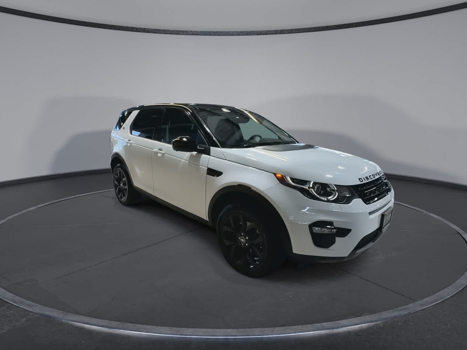 Thumbnail: 2017 Land Rover Discovery Sport - 2