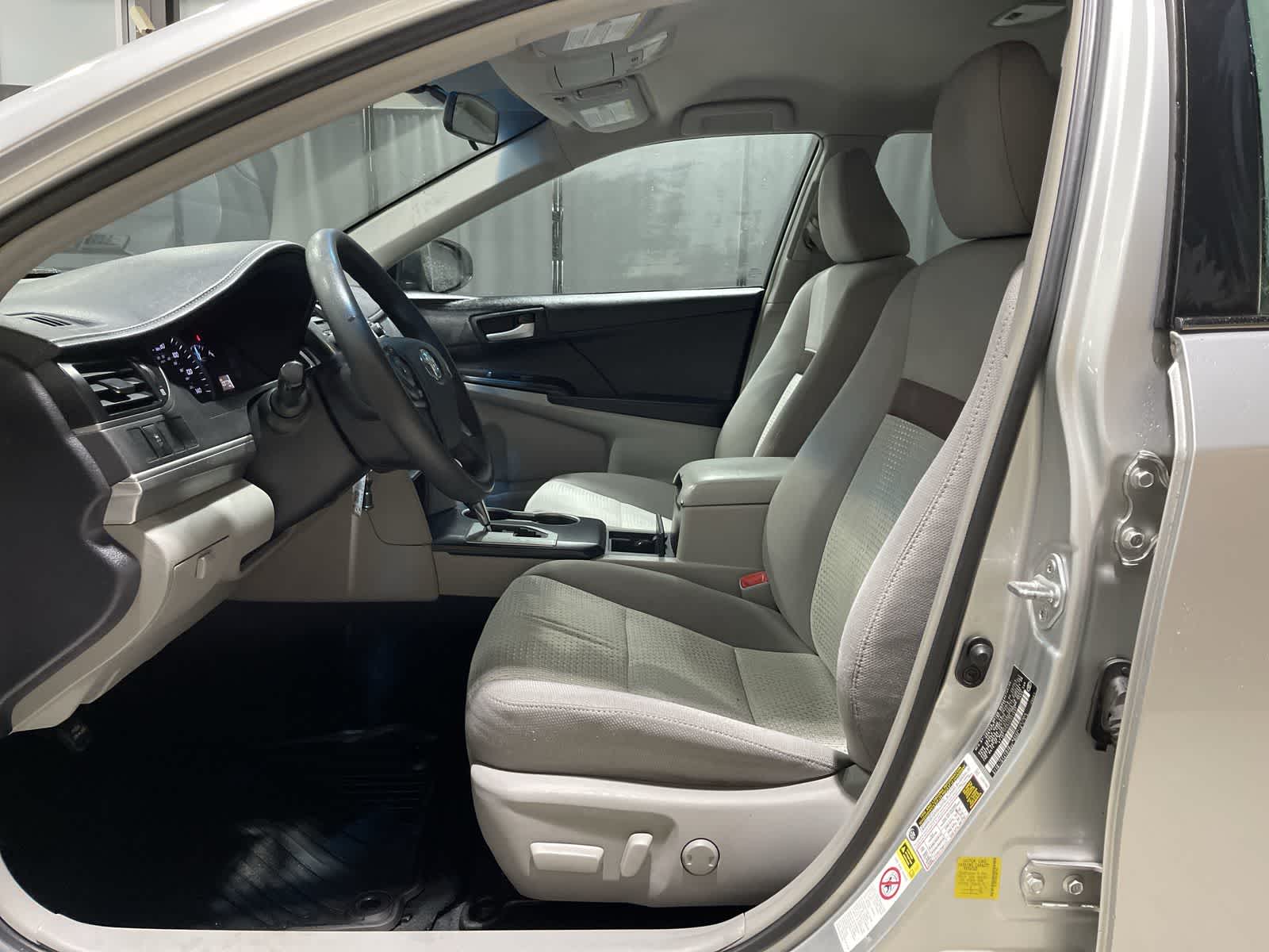 Thumbnail: 2012 Toyota Camry - 14