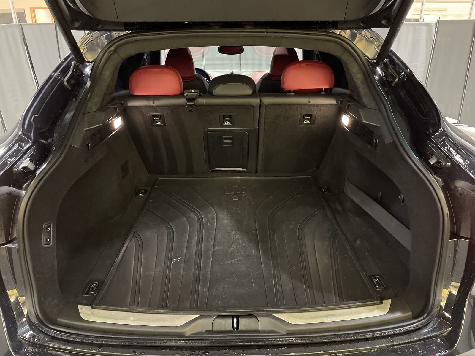 Thumbnail: 2020 Maserati Levante - 31