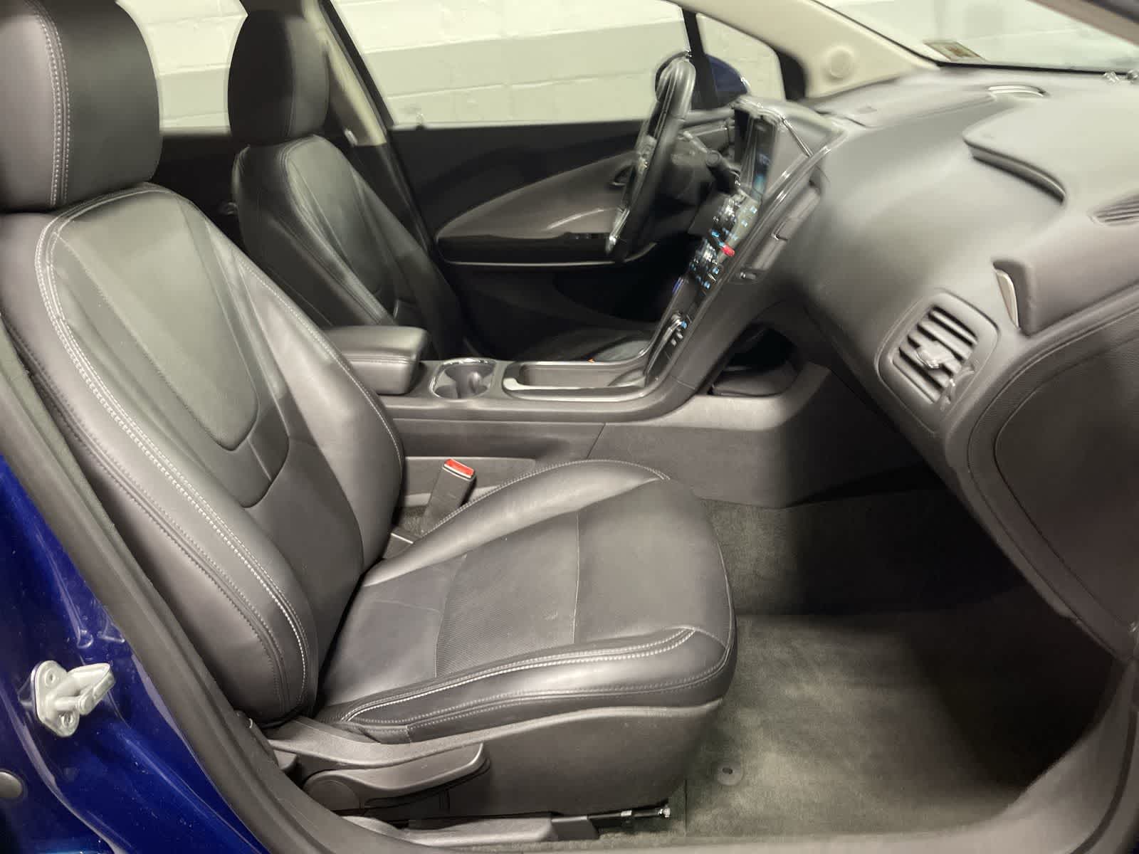 Thumbnail: 2012 Chevrolet Volt - 26