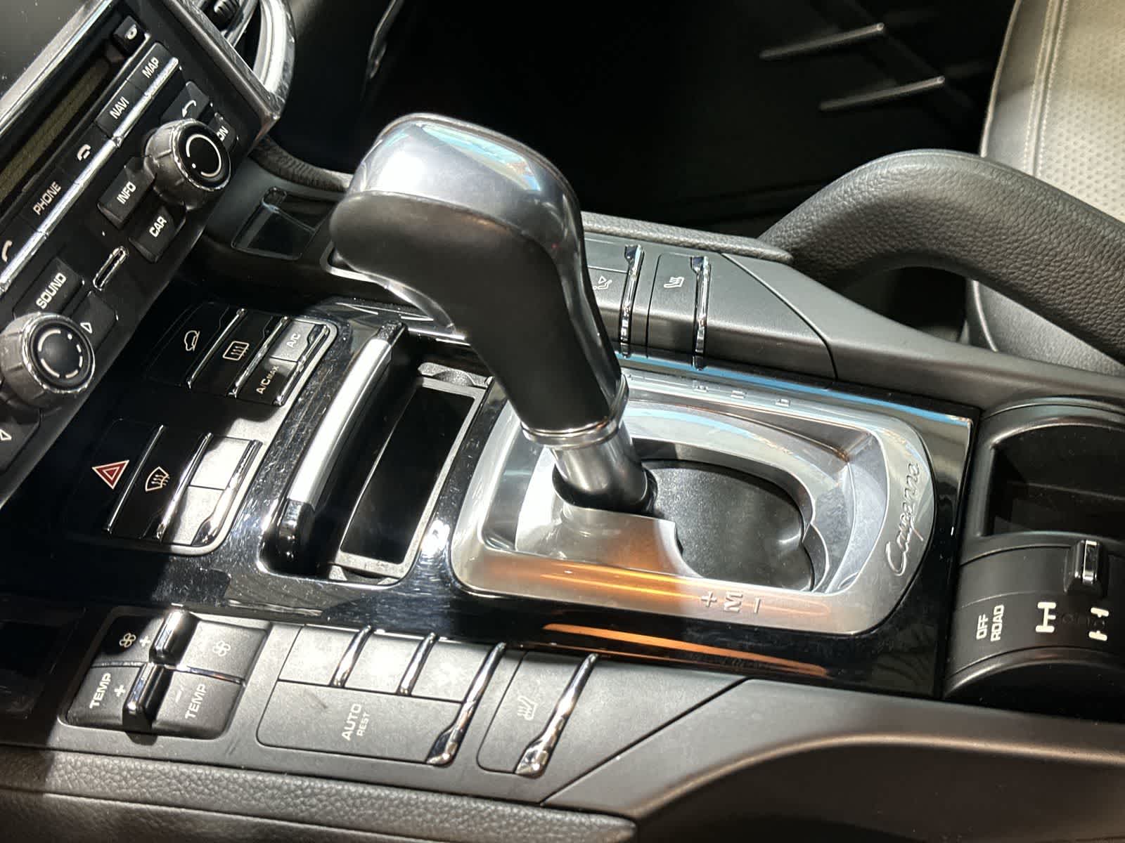 Thumbnail: 2014 Porsche Cayenne - 29