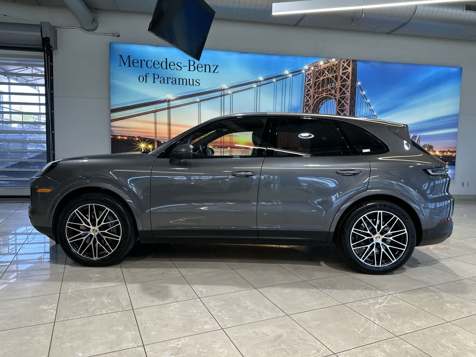 Thumbnail: 2024 Porsche Cayenne - 15