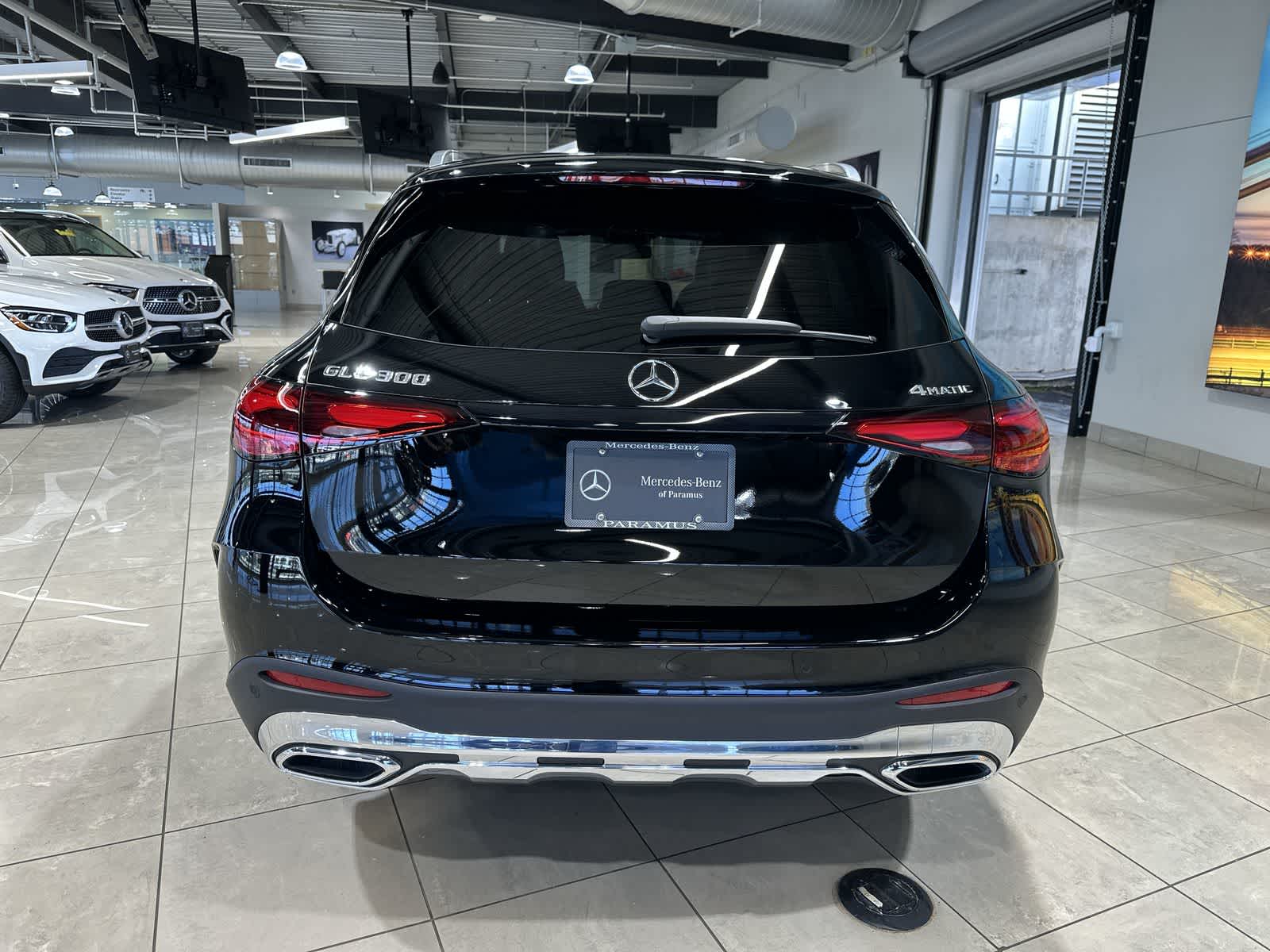 Thumbnail: 2026 Mercedes-Benz GLC - 17