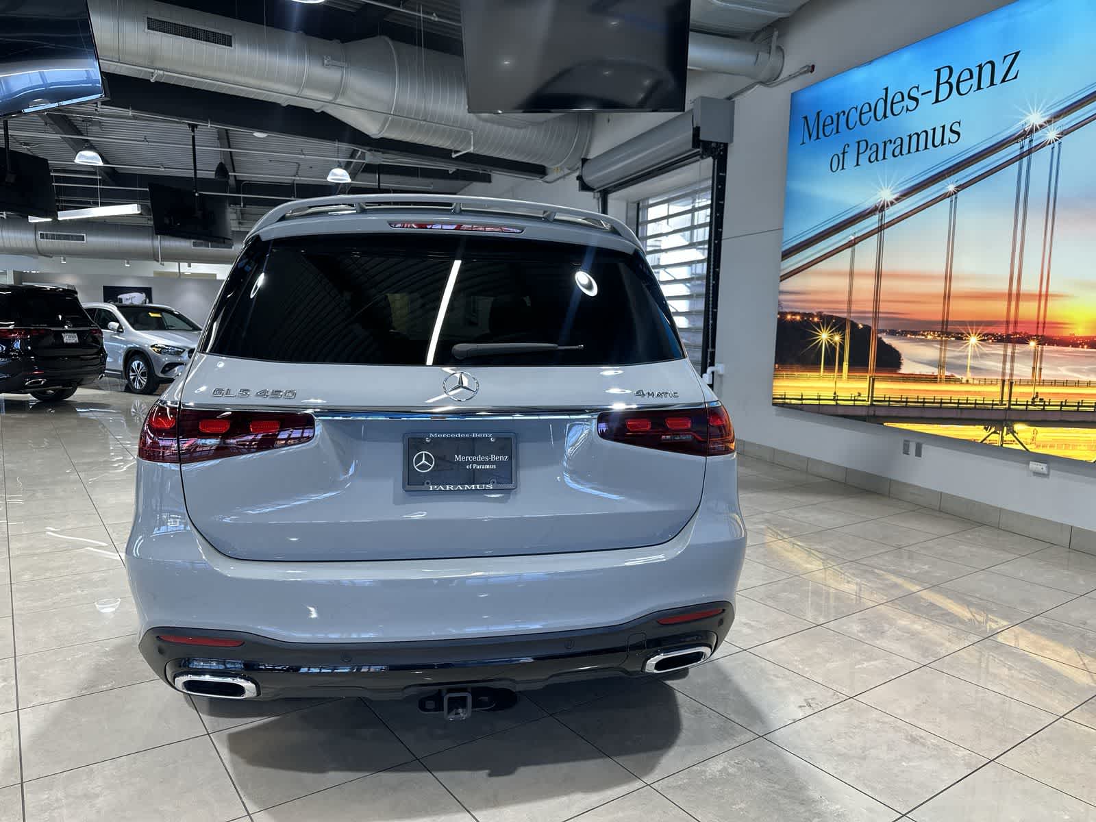 Thumbnail: 2024 Mercedes-Benz GLS - 17