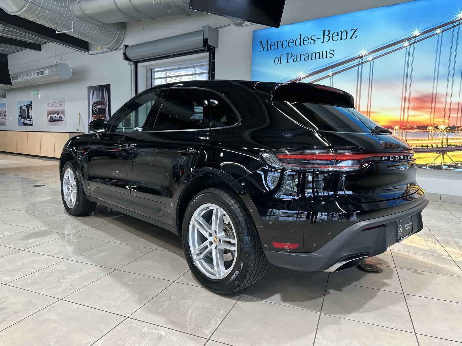 Thumbnail: 2023 Porsche Macan - 16