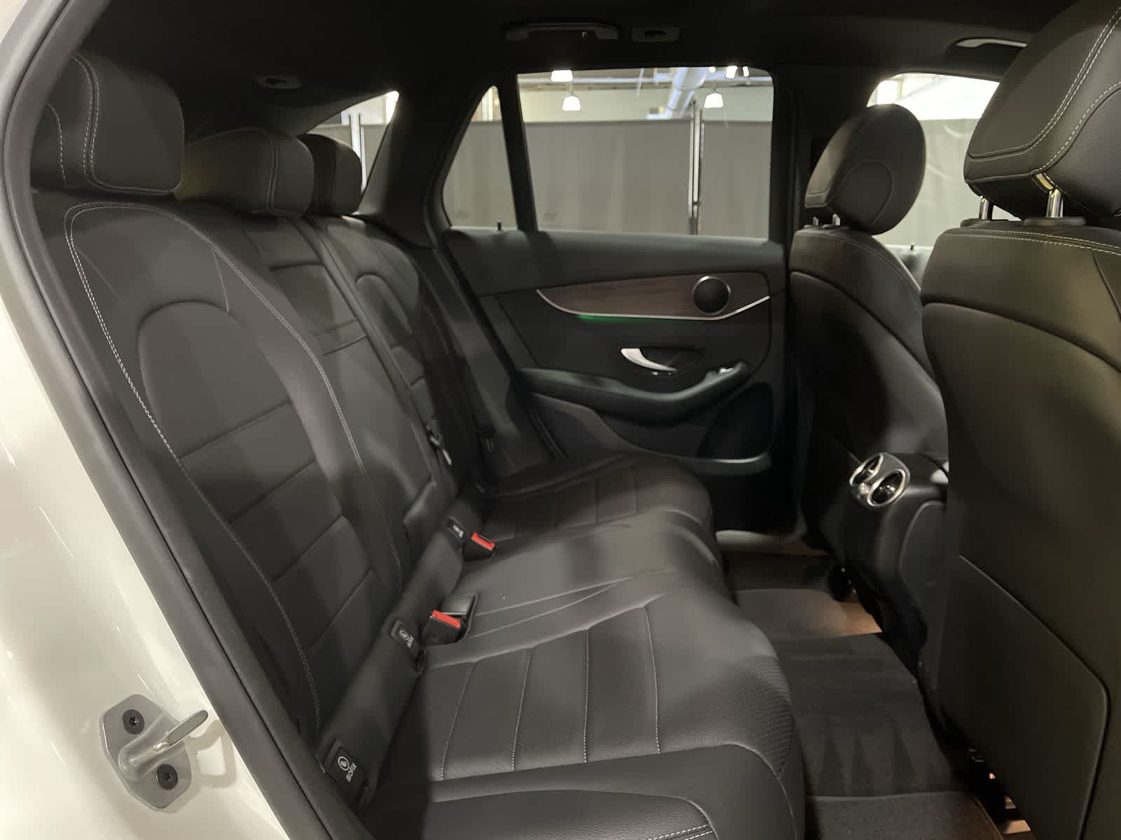 Thumbnail: 2022 Mercedes-Benz GLC - 25