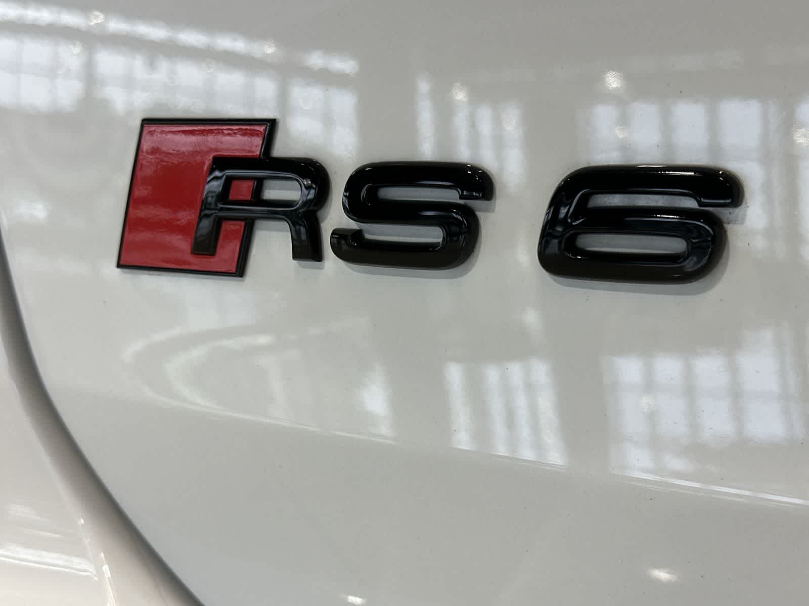 Thumbnail: 2023 Audi RS 6 - 19