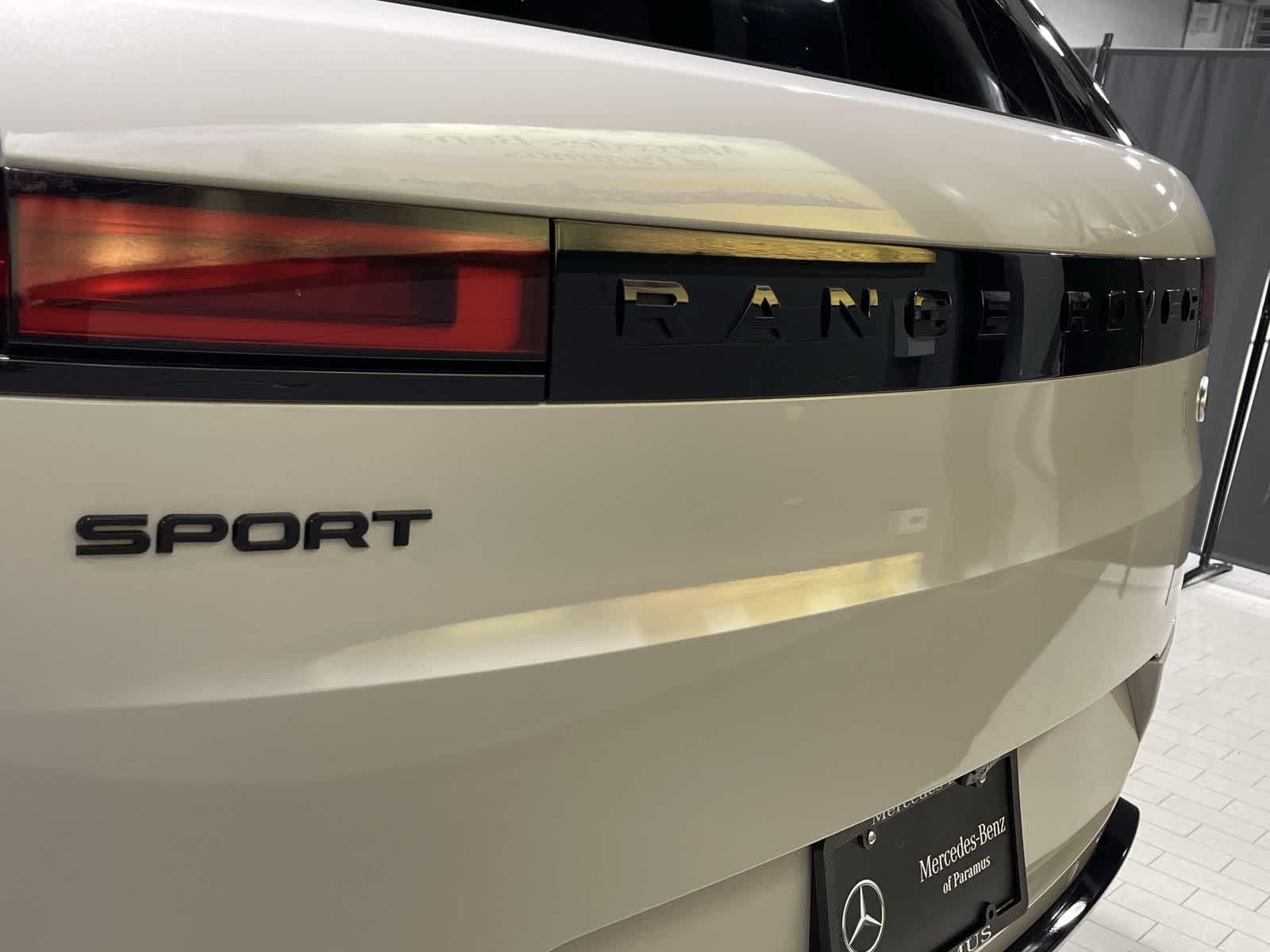 Thumbnail: 2023 Land Rover Range Rover Sport - 19