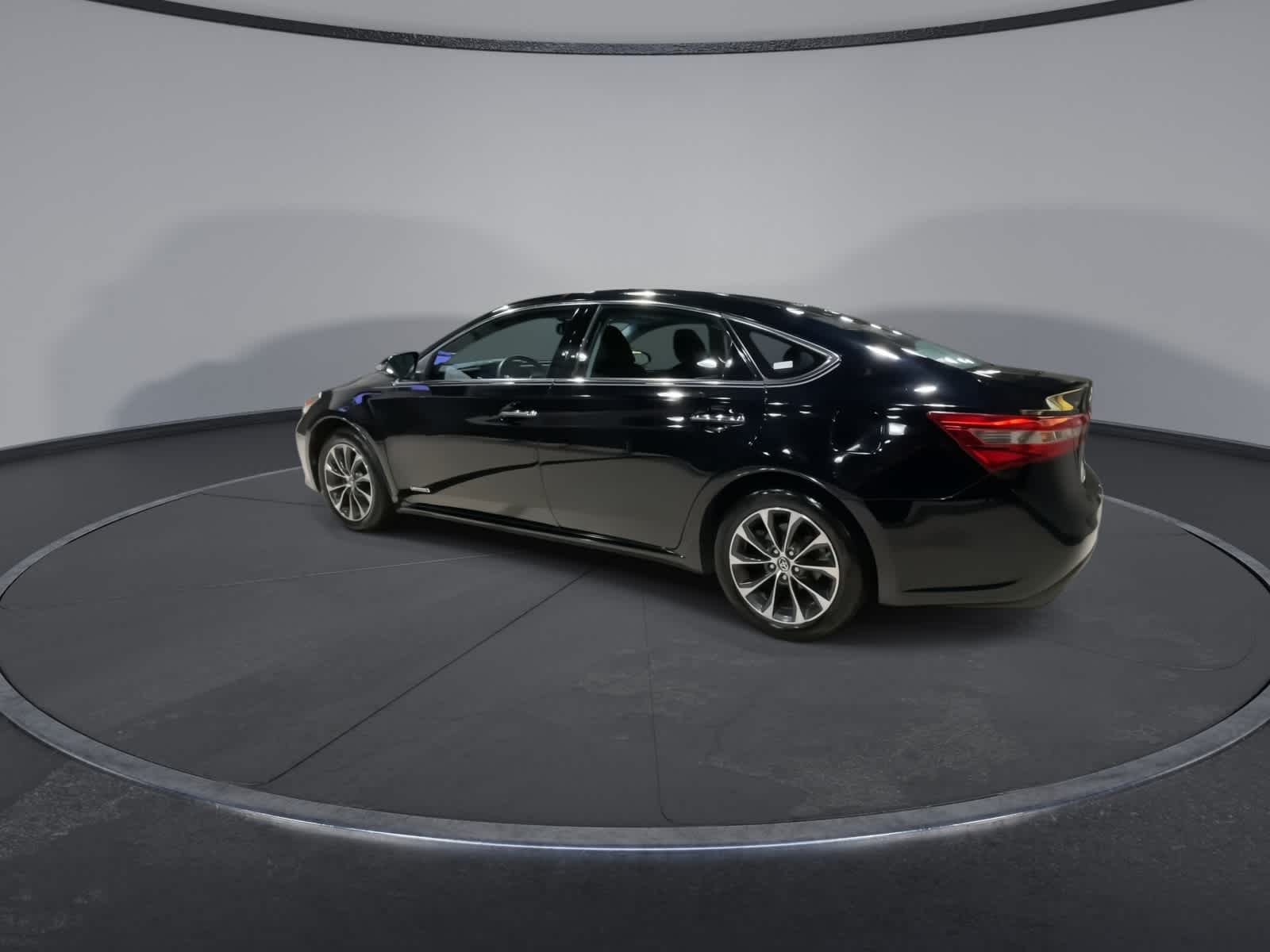 Thumbnail: 2016 Toyota Avalon - 8