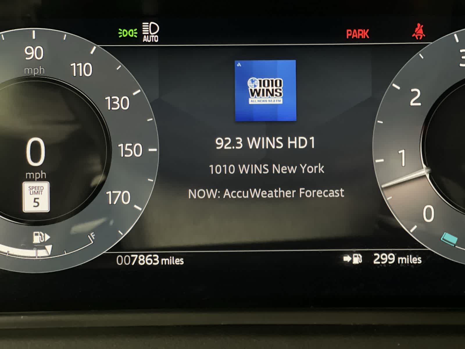 Thumbnail: 2025 Land Rover Range Rover Velar - 30