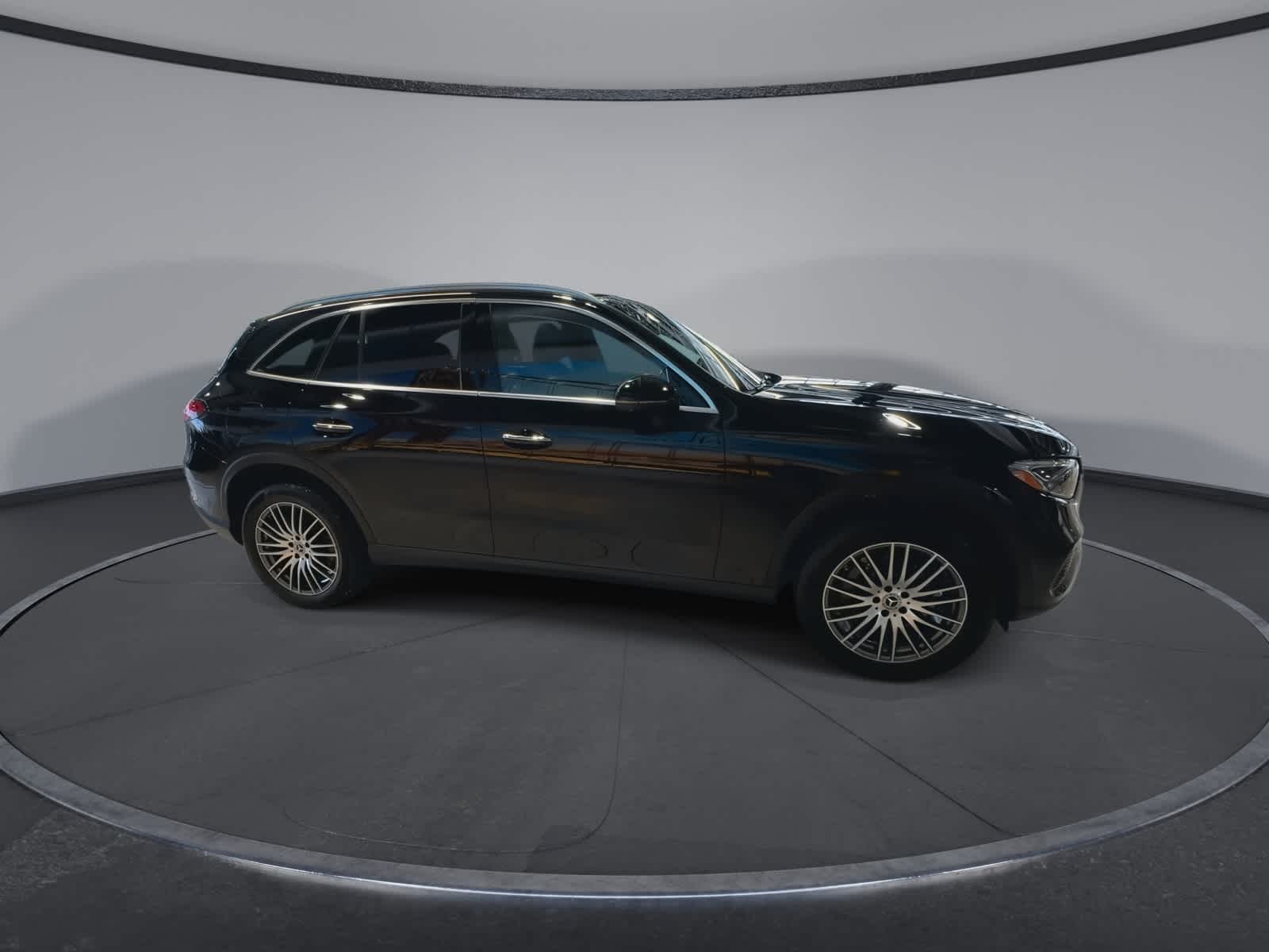 Thumbnail: 2023 Mercedes-Benz GLC - 13