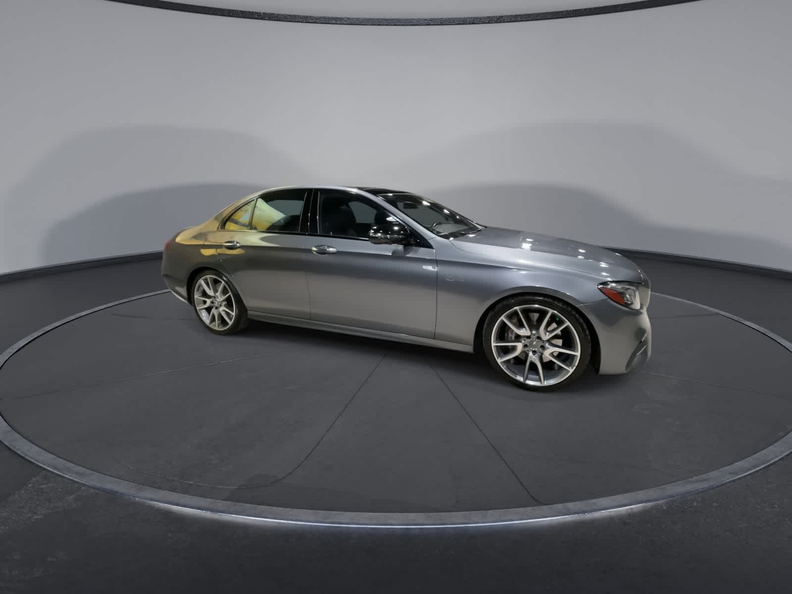 Thumbnail: 2018 Mercedes-Benz E-Class - 2