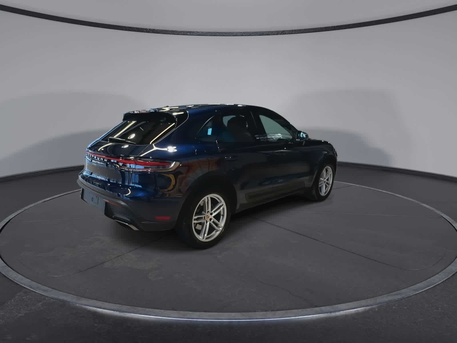 Thumbnail: 2022 Porsche Macan - 11