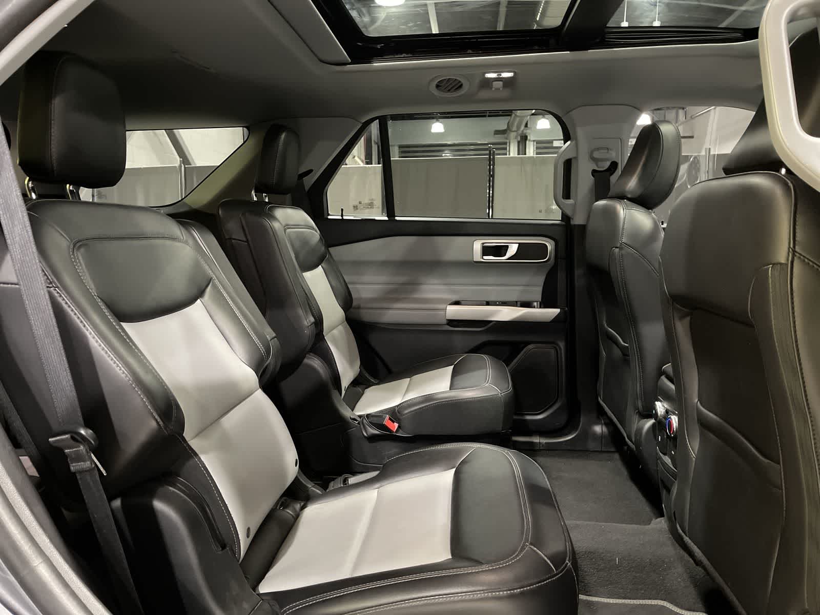 Thumbnail: 2022 Ford Explorer - 25